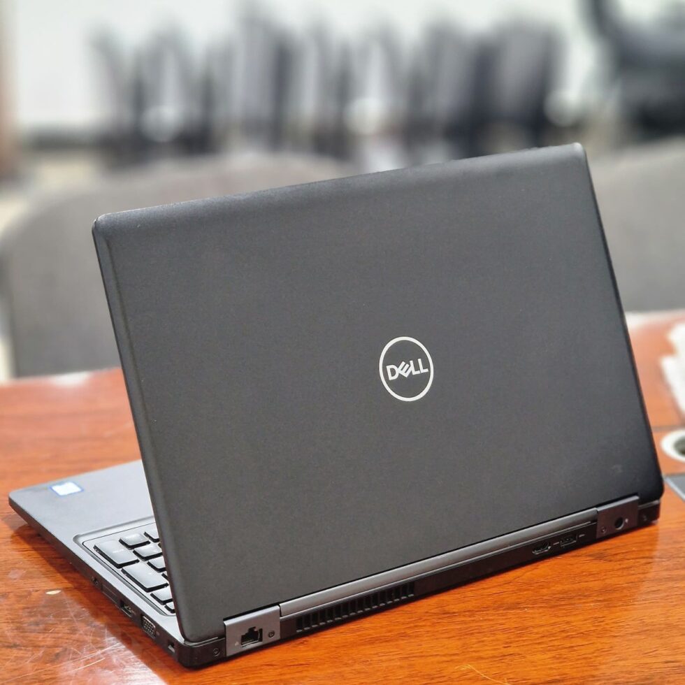 Ordinateur Portable Dell latitude E5570, Intel Core-I7, 512Go Disque dur, 16Go de RAM, 2 Go Dédié de Carte graphique