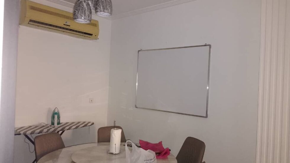 Tableau blanc double-face de conférence avec support murale et roulettes