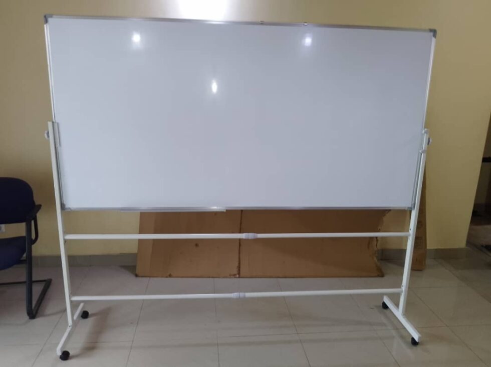 Tableau blanc double-face de conférence avec support murale et roulettes