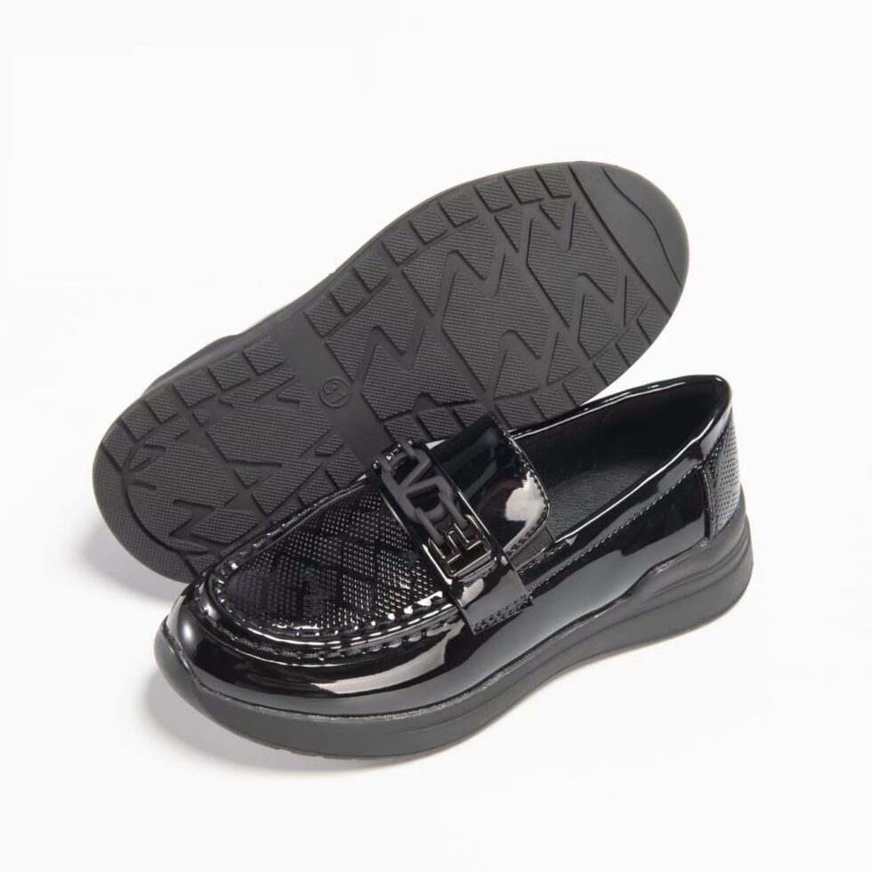 Chaussures noires pour enfants
