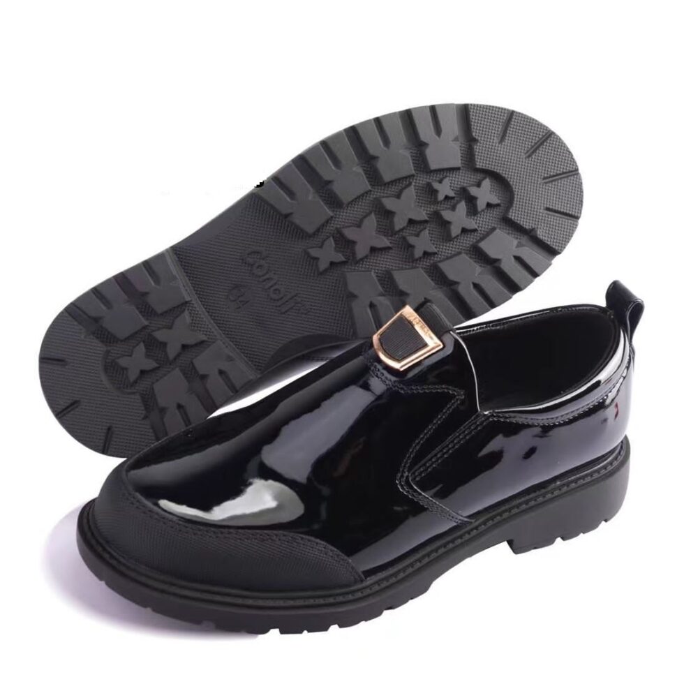 Chaussures noires pour enfants