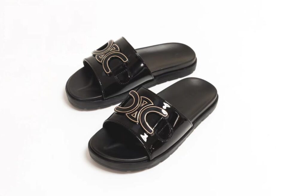 Chaussures noires pour enfants