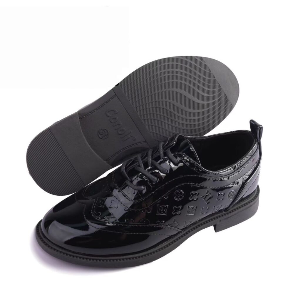 Chaussures noires pour enfants