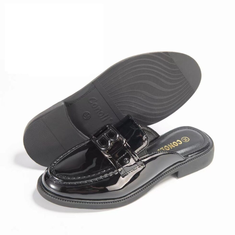 Chaussures noires pour enfants