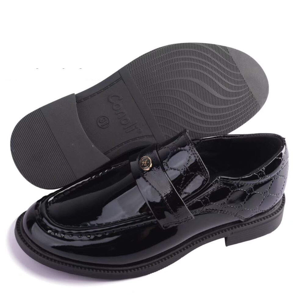 Chaussures noires pour enfants