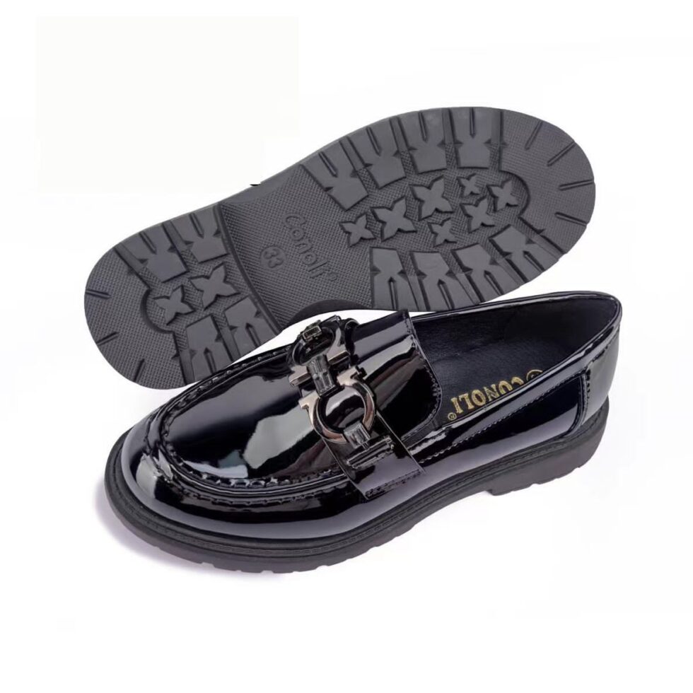 Chaussures noires pour enfants