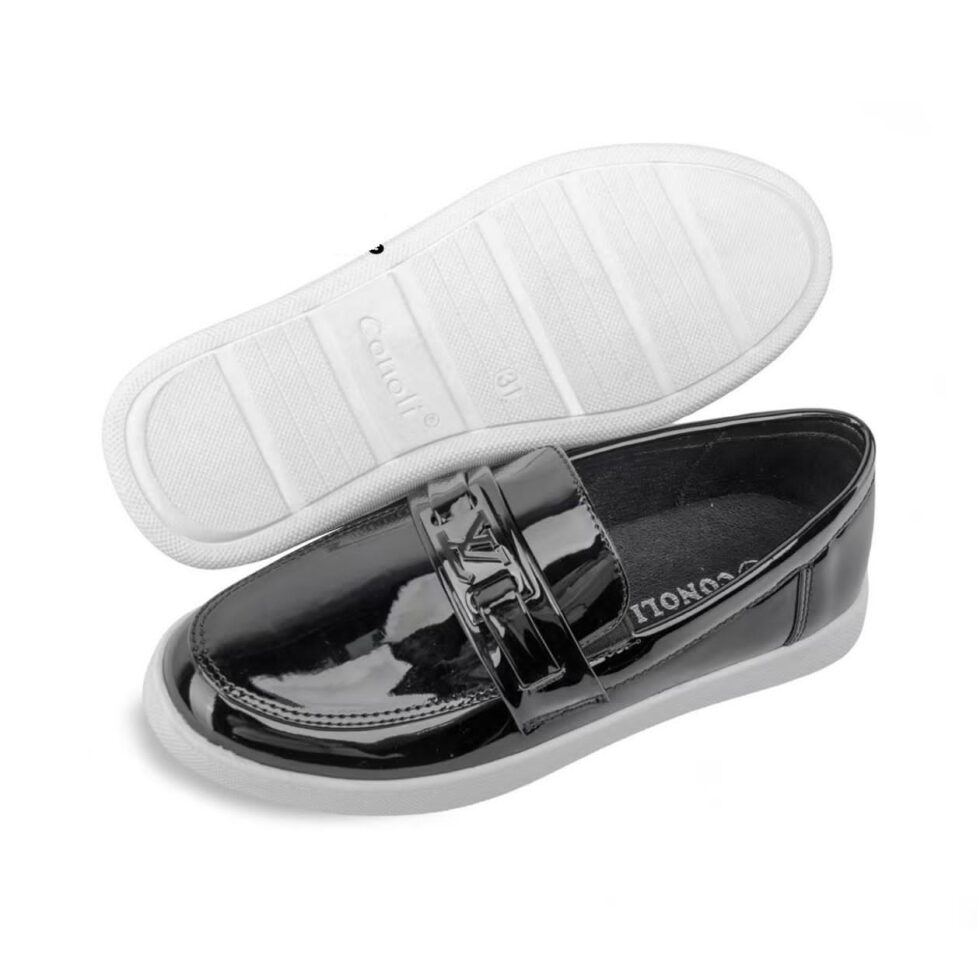 Chaussures noires pour enfants
