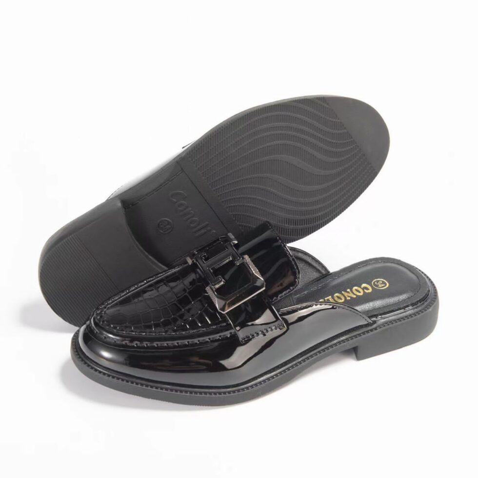 Chaussures noires pour enfants