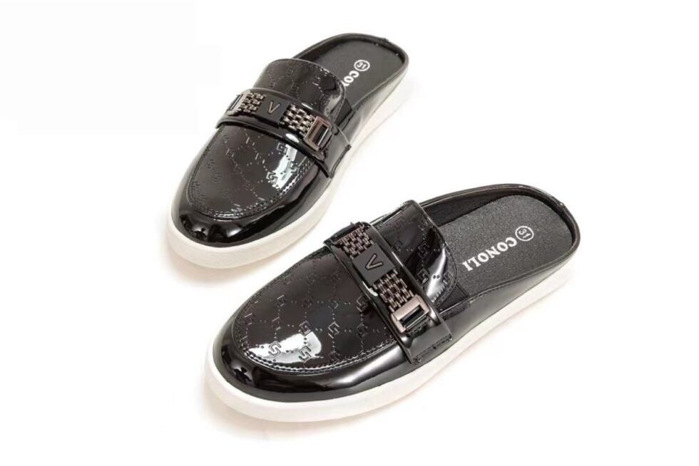 Chaussures noires pour enfants