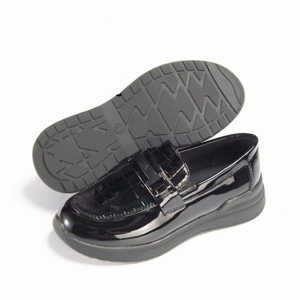 Chaussures noires pour enfants