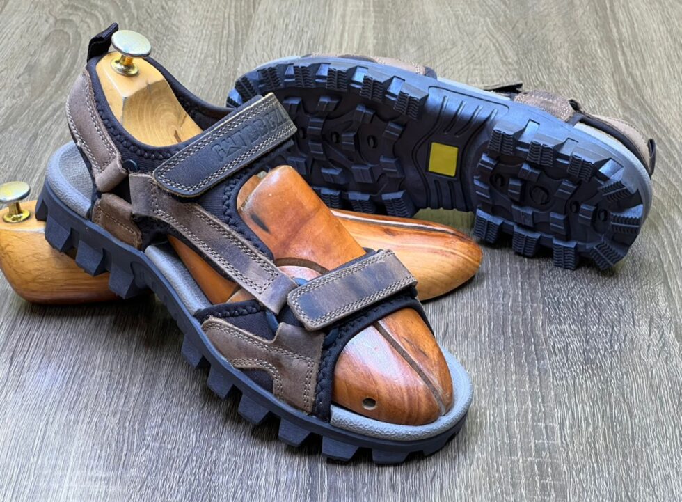 Chaussures ouvertes pour hommes