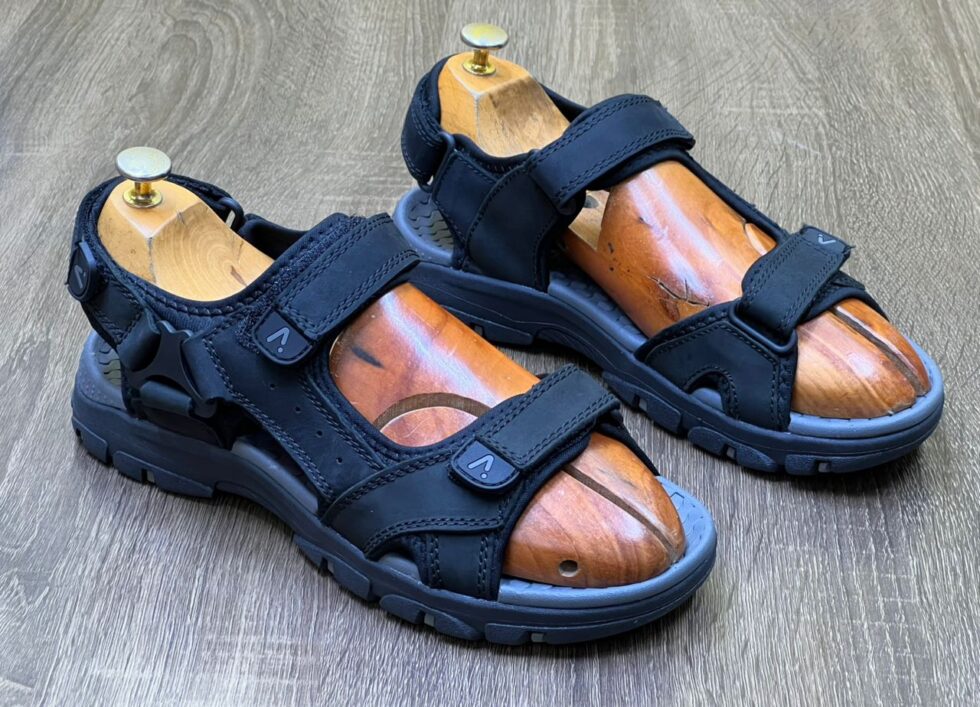 Chaussures ouvertes pour hommes