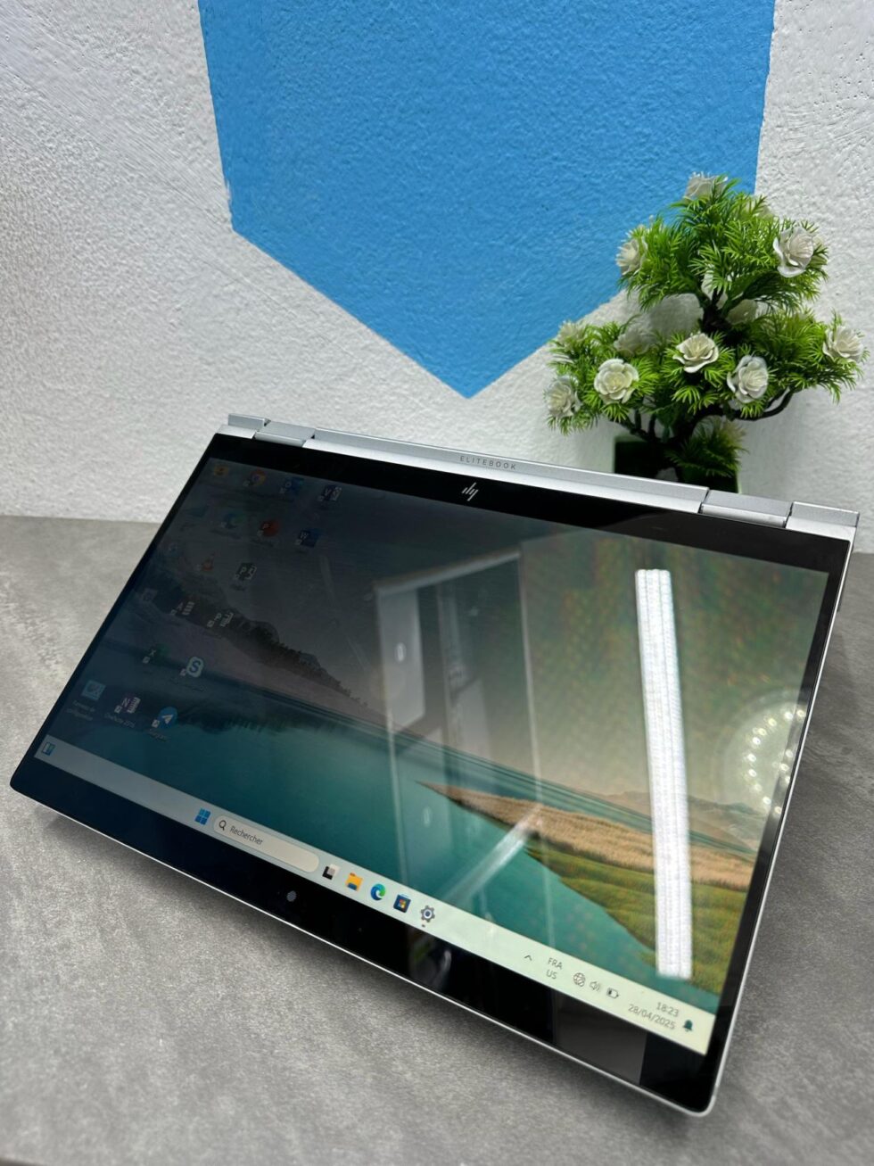 Ordinateur Portable HP Elitebook 1040 G3, Intel Core i5, 256Go Disque dur SSD, 8Go de RAM, 14