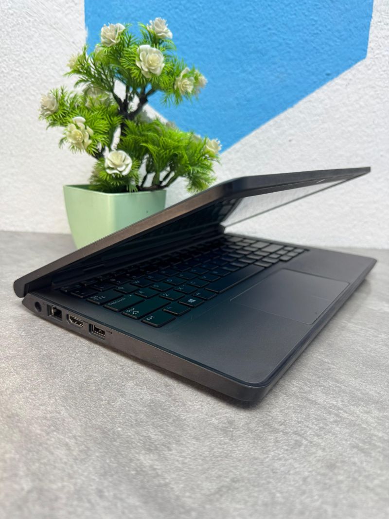 Ordinateur Portable Dell Latitude 3160, Intel Quad-core, 500Go Disque dur, 4Go de RAM, 12"