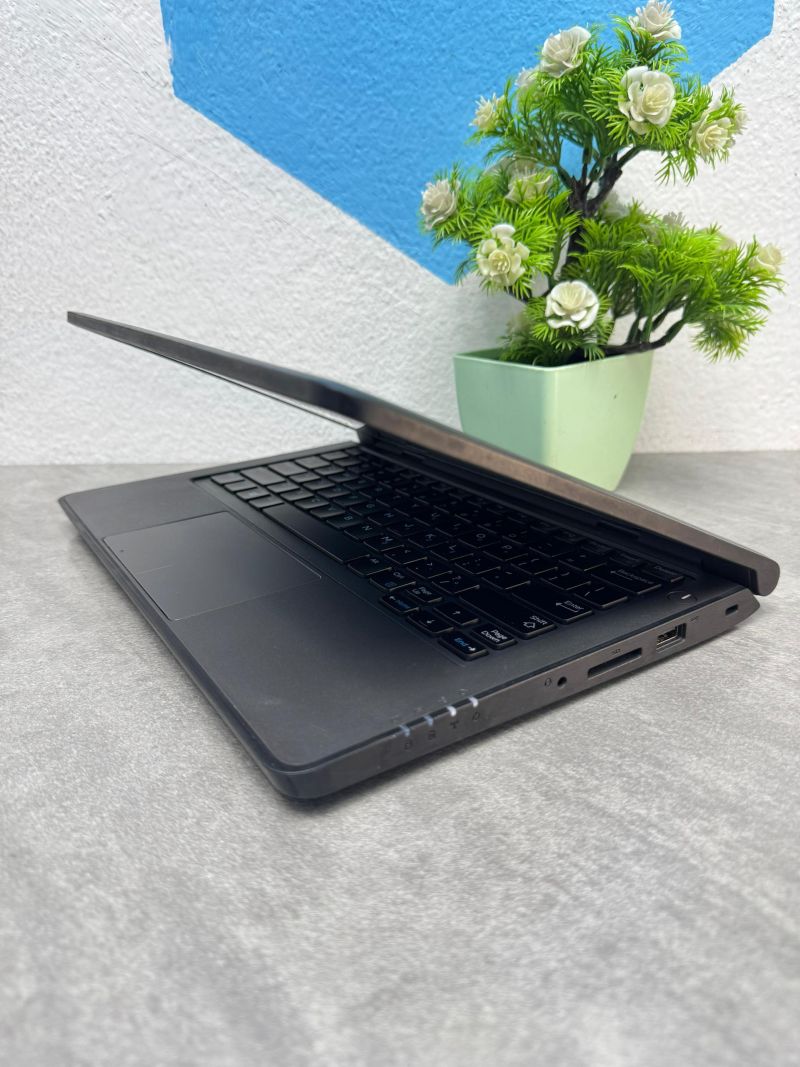 Ordinateur Portable Dell Latitude 3160, Intel Quad-core, 500Go Disque dur, 4Go de RAM, 12"