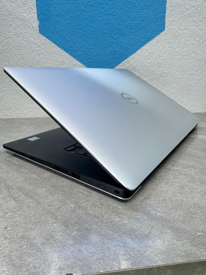 Ordinateur Portable Dell Precision 5530, Core-I7, 512Go Disque dur SSD, 32Go de RAM, 4 Go Dédié de Carte graphique, 15,6"